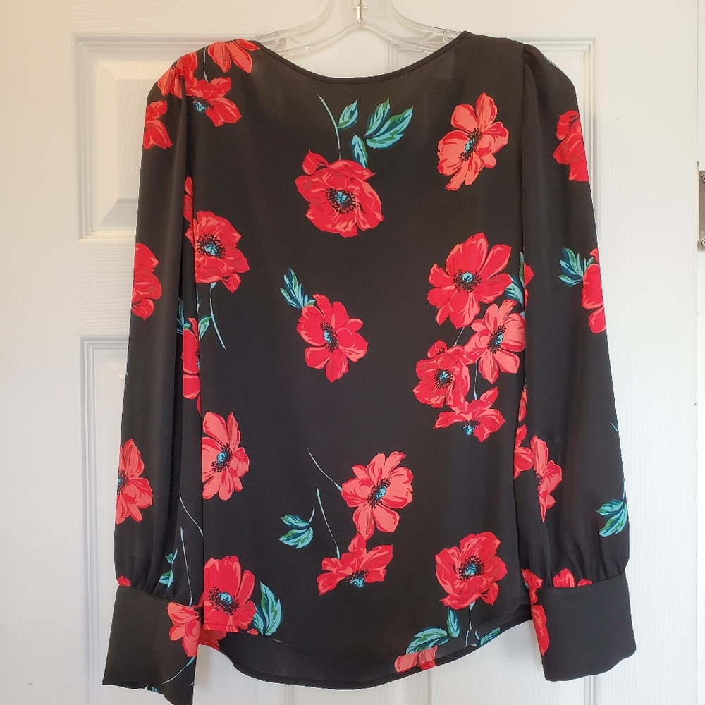 NWOT Express Floral Blouse - Picture 3 of 7